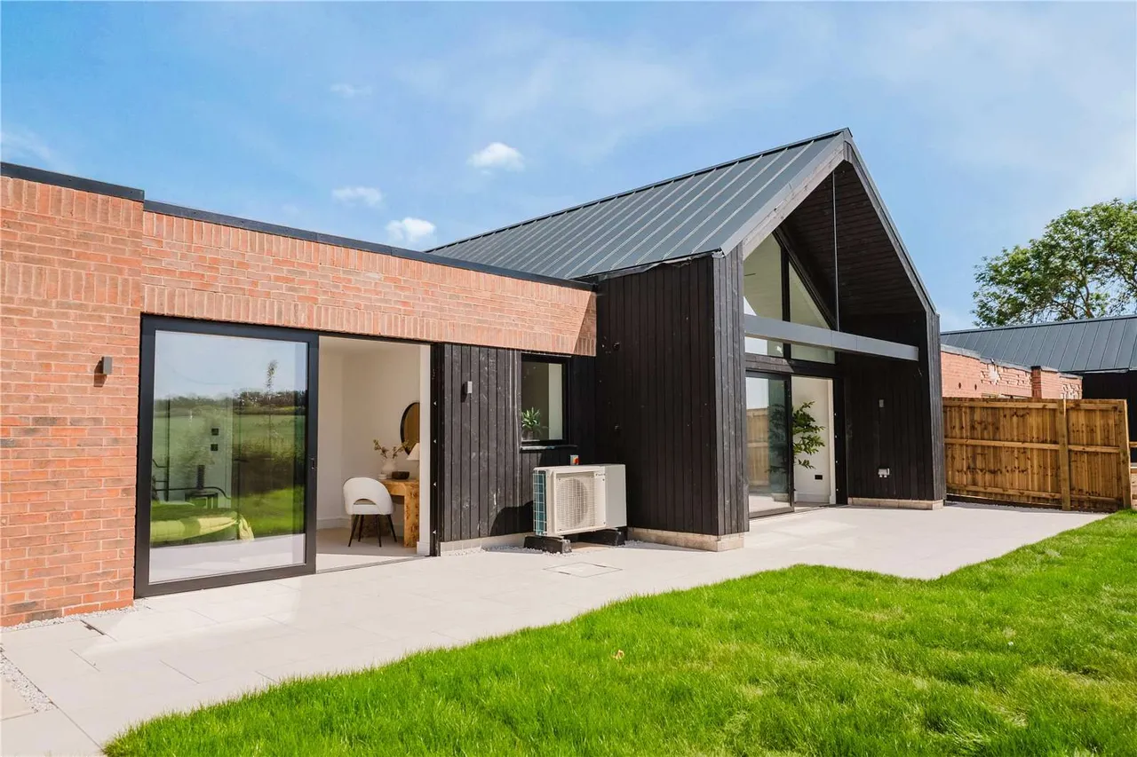 3 bed new development for sale — Barton Road, Welford on Avon, Stratford-upon-Avon, Warwickshire, CV37 8HG