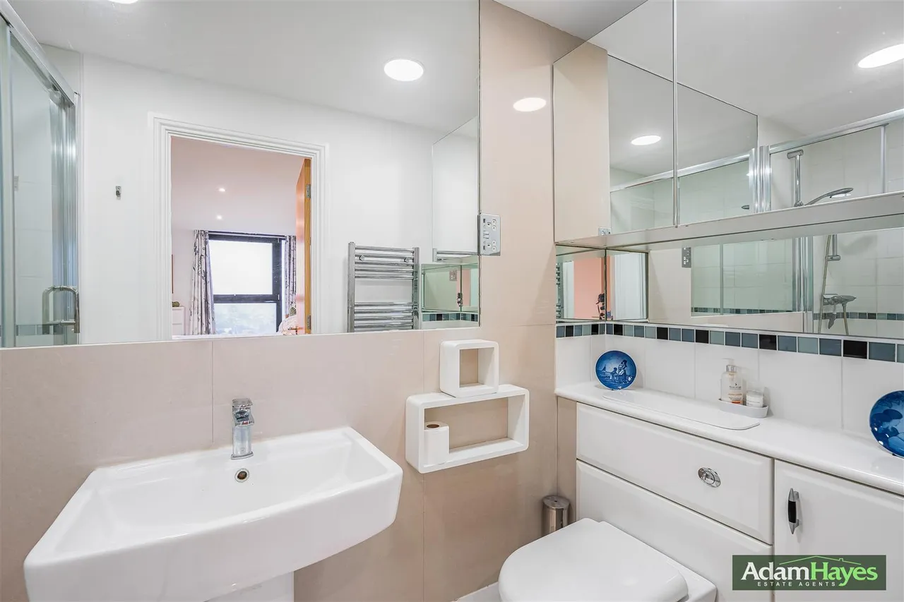 Kingsway, North Finchley, N12, photo 14