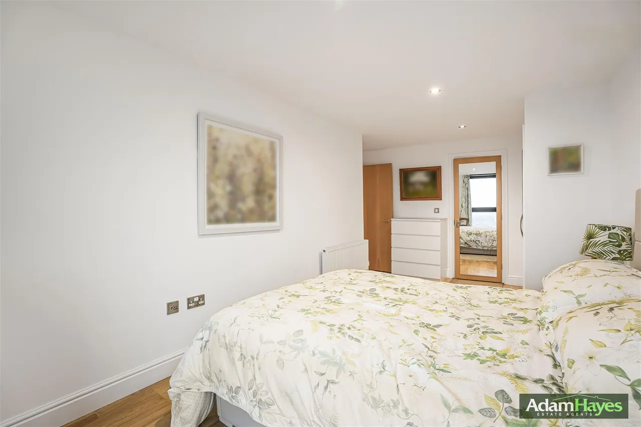 Kingsway, North Finchley, N12, photo 12
