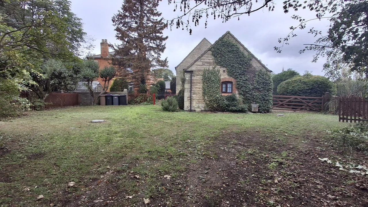 3 bed barn conversion to rent, Moor Lane, Leasingham, NG34