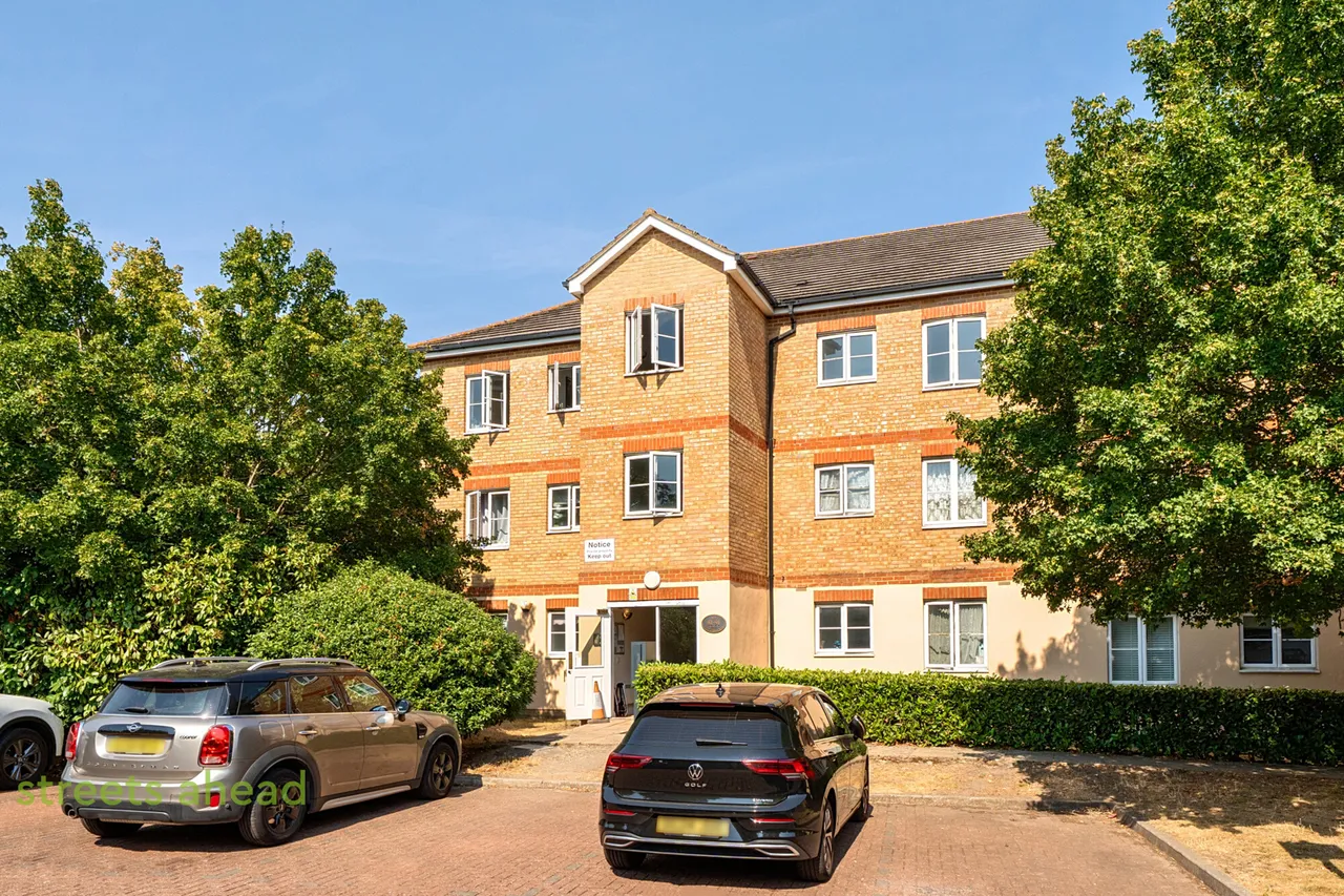 2 bed flat for sale, East India Way, Addiscombe, CR0