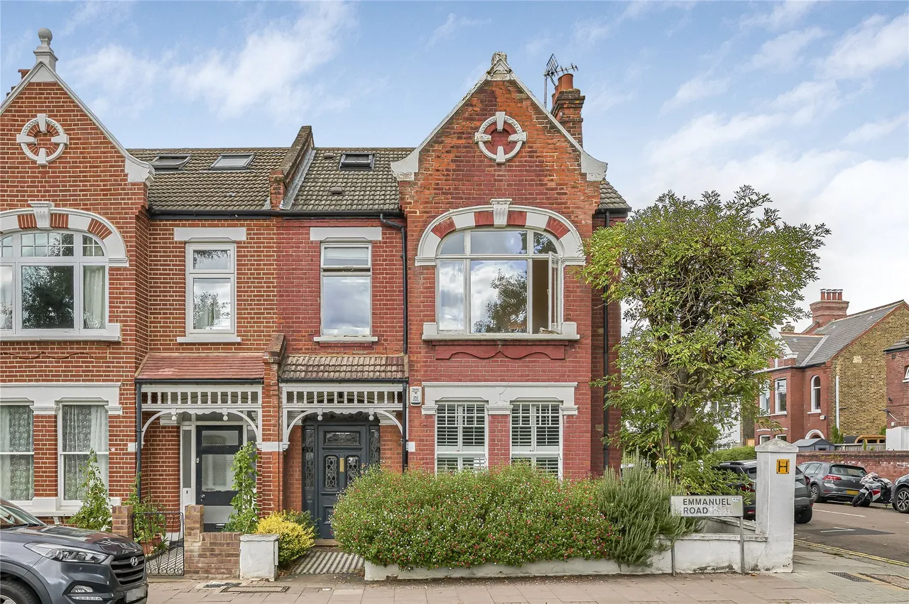 4 bed flat for sale, Emmanuel Road, London, SW12