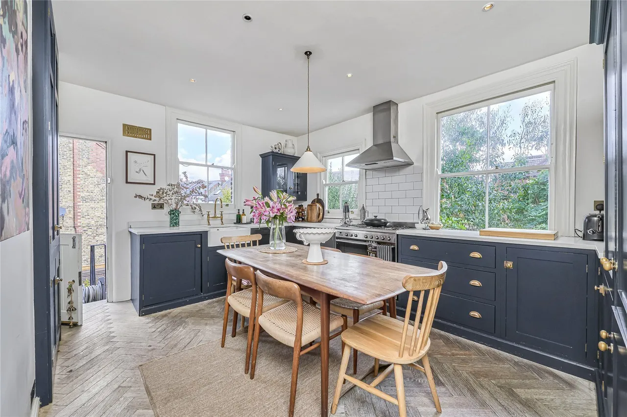 Emmanuel Road, London, SW12, photo 2