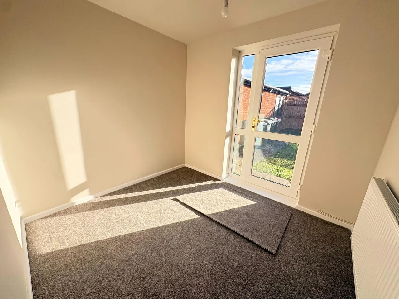Juniper Gardens, Bingham, NG13, photo 10