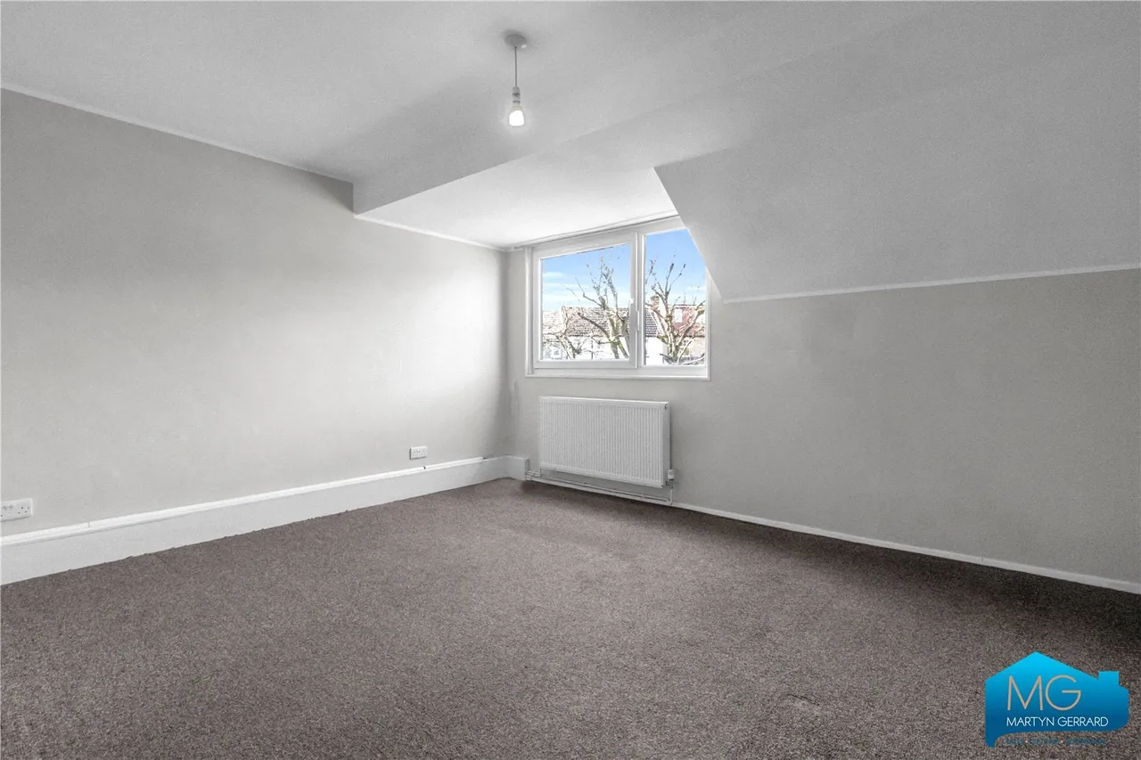 Cowper Gardens, Southgate, N14, photo 9