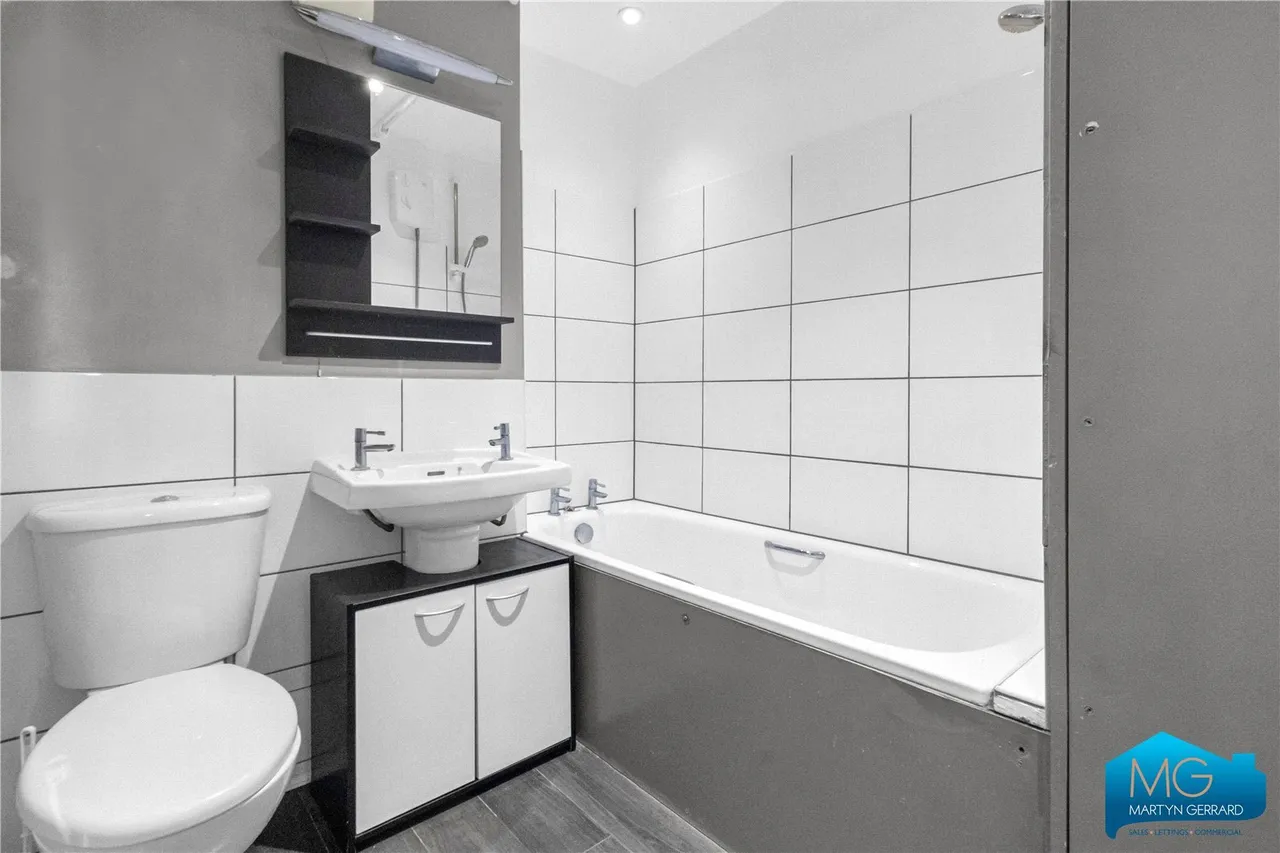 Cowper Gardens, Southgate, N14, photo 10