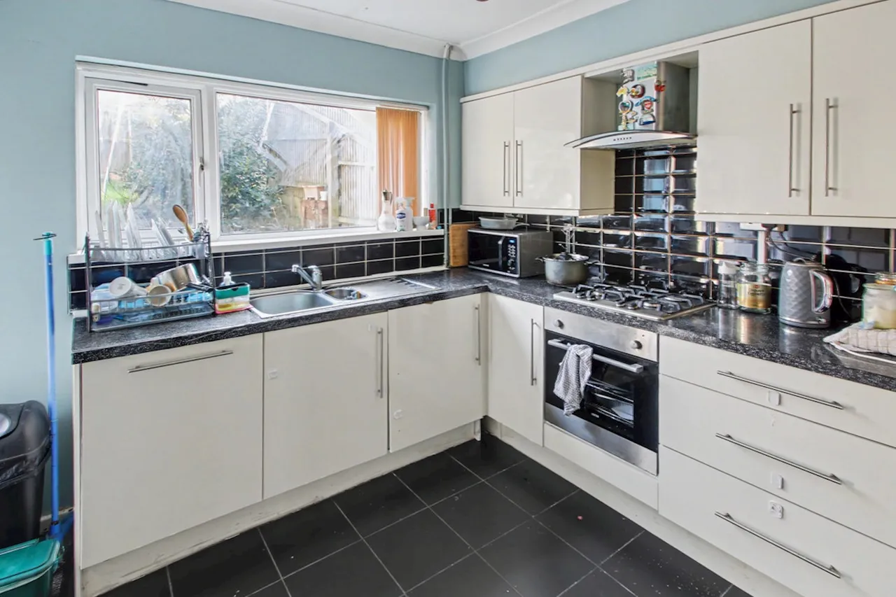 Llanrumney Avenue, Cardiff, photo 5