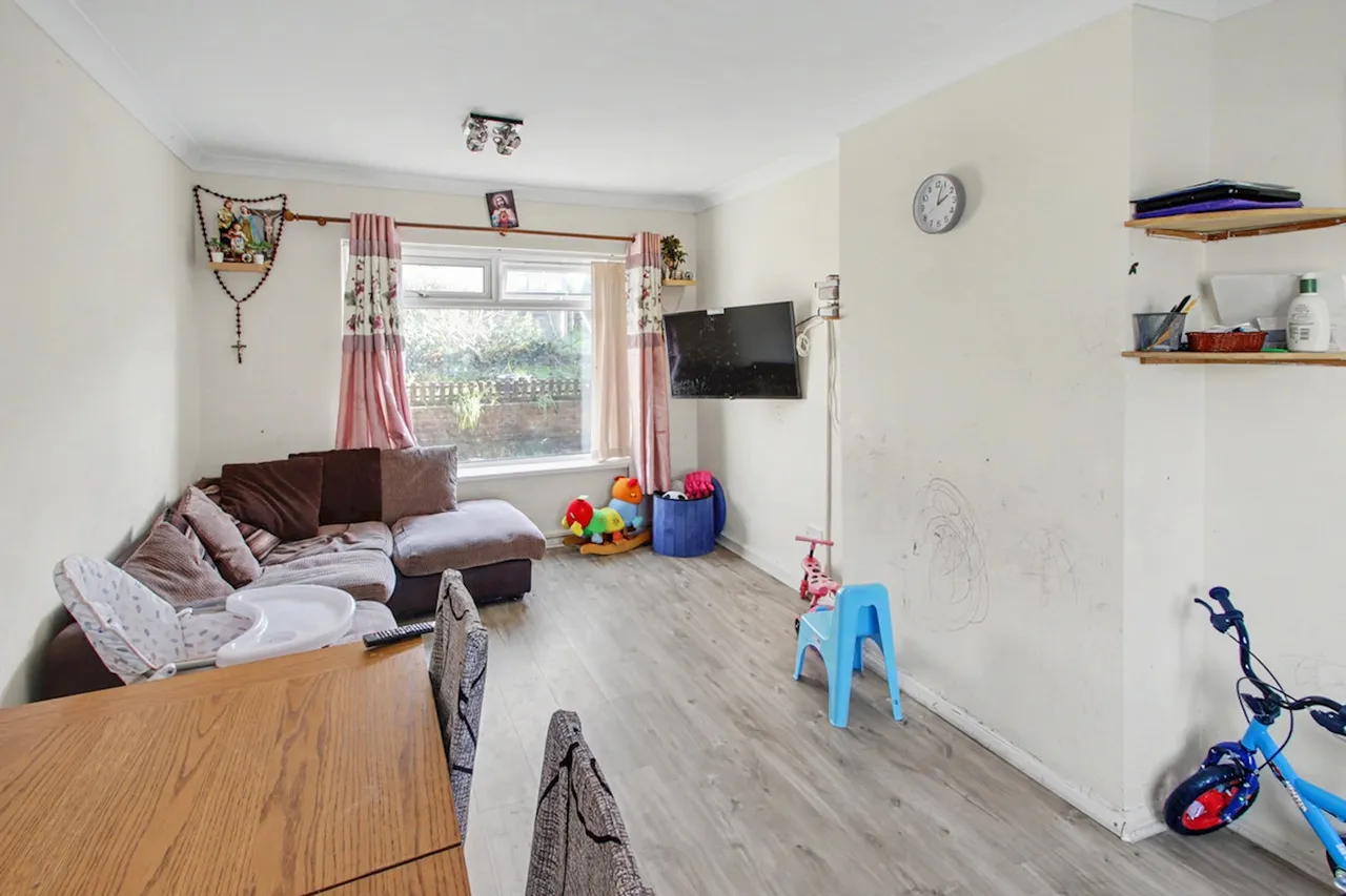 Llanrumney Avenue, Cardiff, photo 4