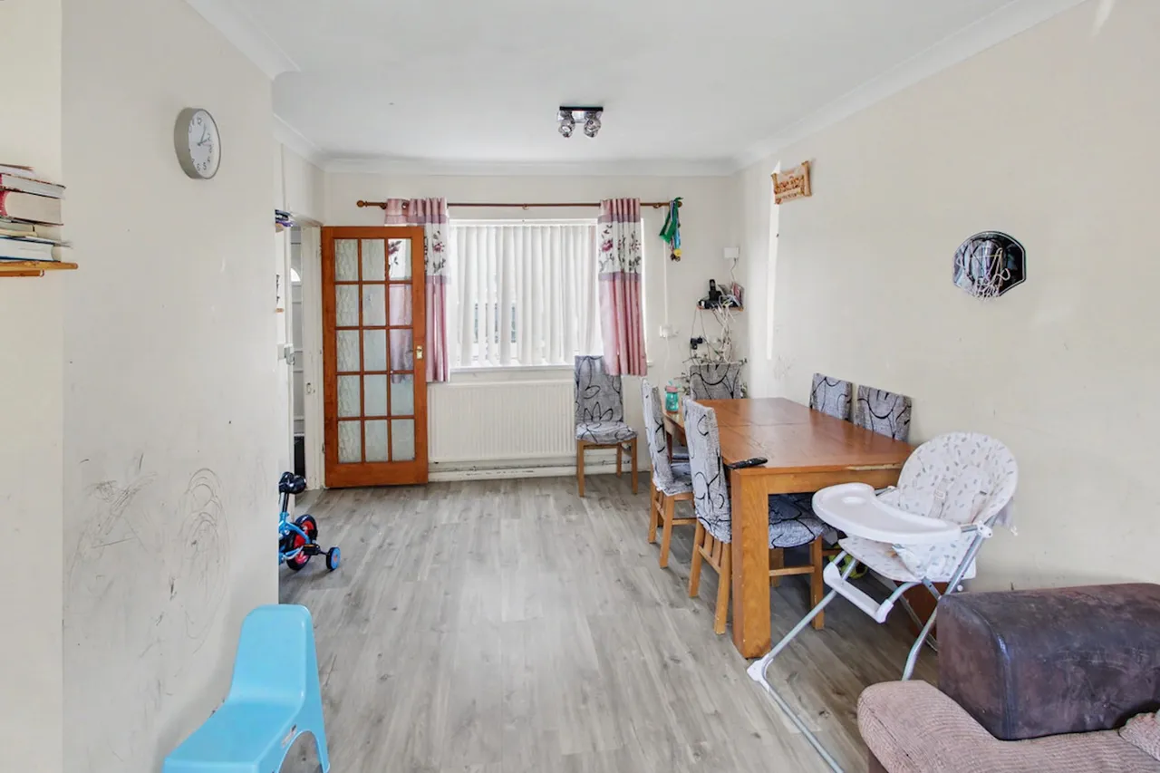 Llanrumney Avenue, Cardiff, photo 3