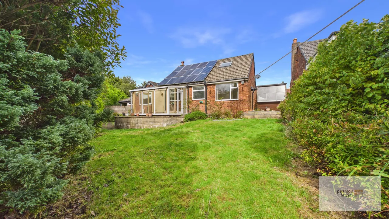 Brandle Avenue, Bury, BL8 1DX, photo 2
