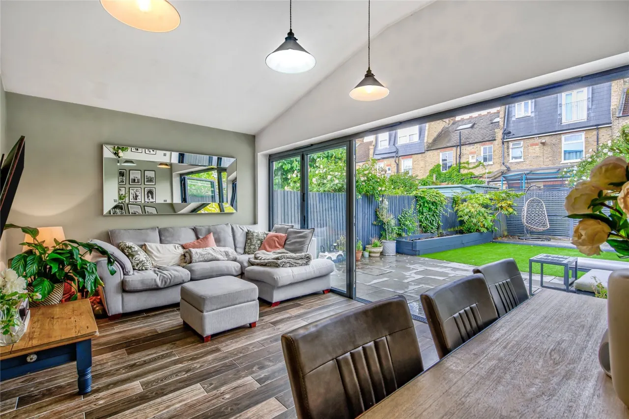 Ribblesdale Road, Furzedown, photo 10