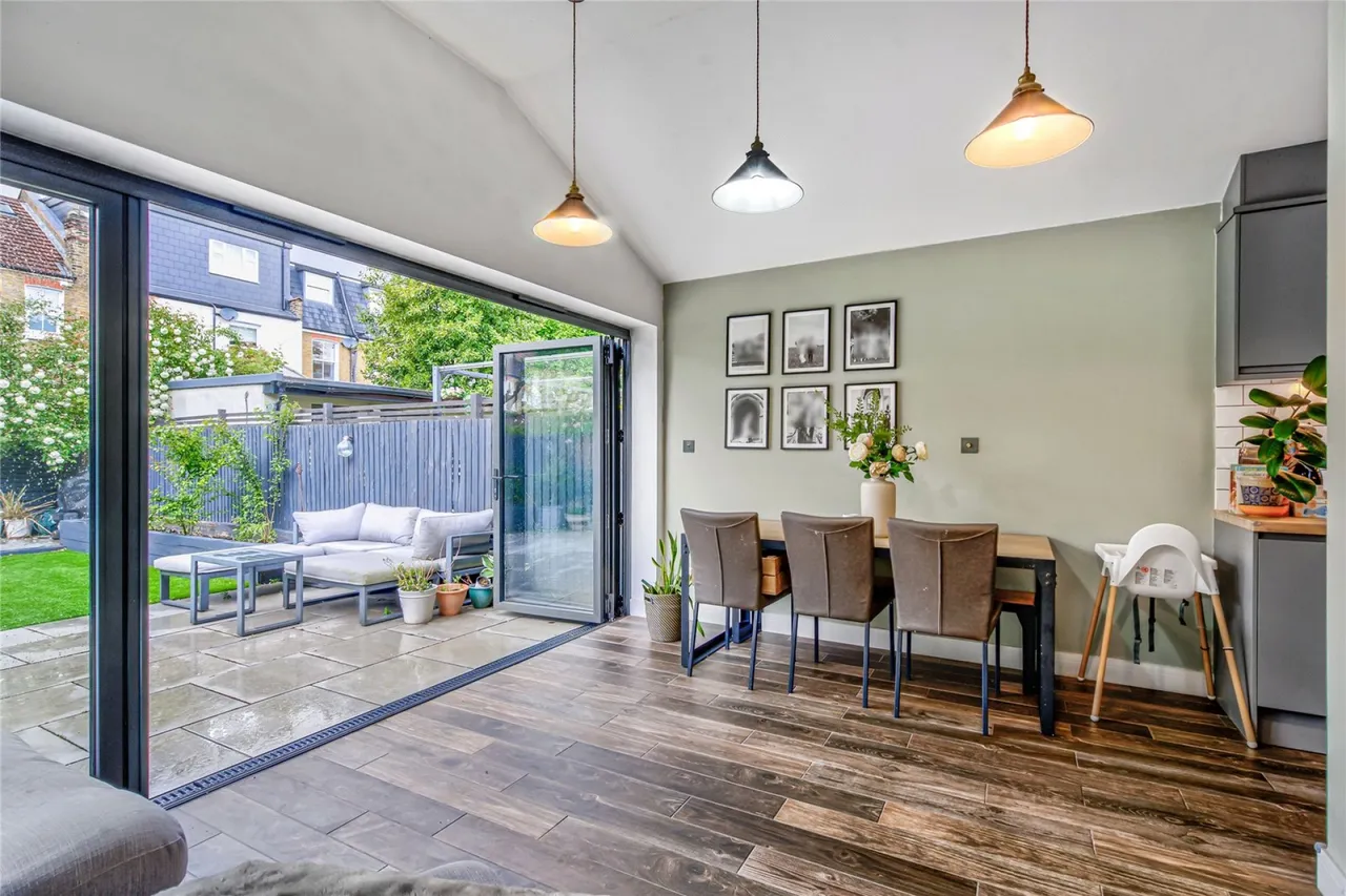 Ribblesdale Road, Furzedown, photo 14