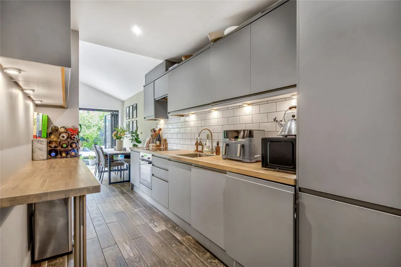 Ribblesdale Road, Furzedown, photo 11