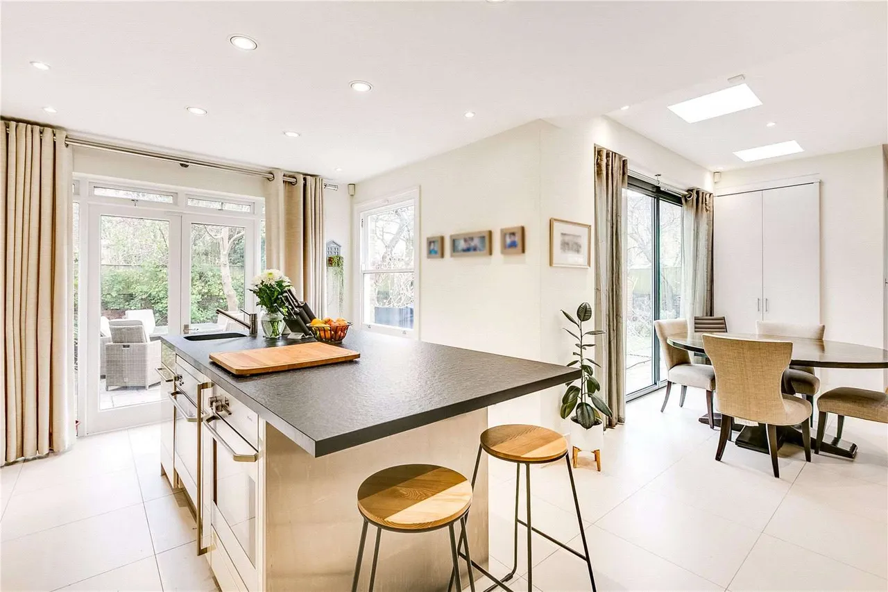 4 bed house to rent, Peterborough Villas, London, SW6
