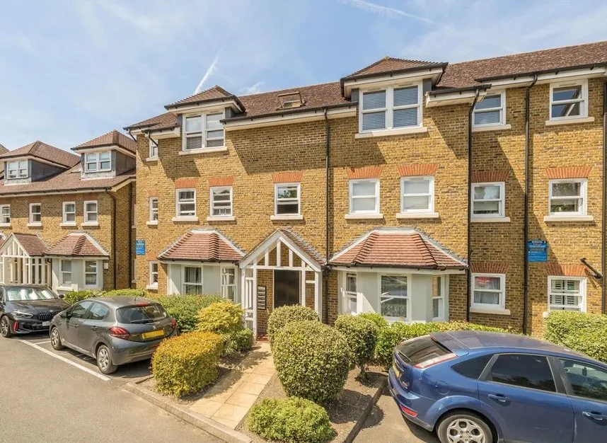 2 bed flat for sale — Ravens Close, Surbiton, KT6