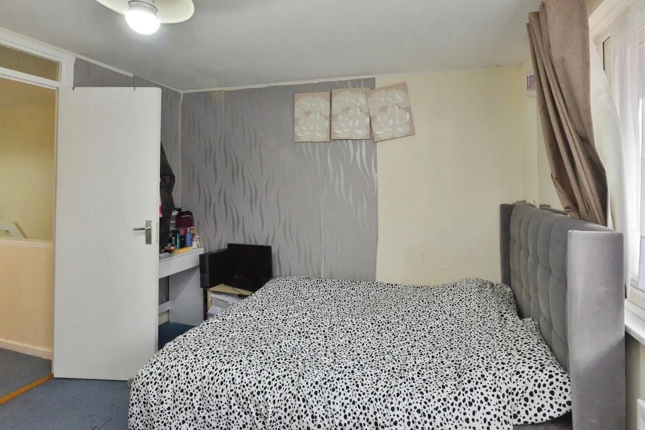 Shackleton Place, Oldbrook, Milton Keynes, Buckinghamshire, MK6, photo 4