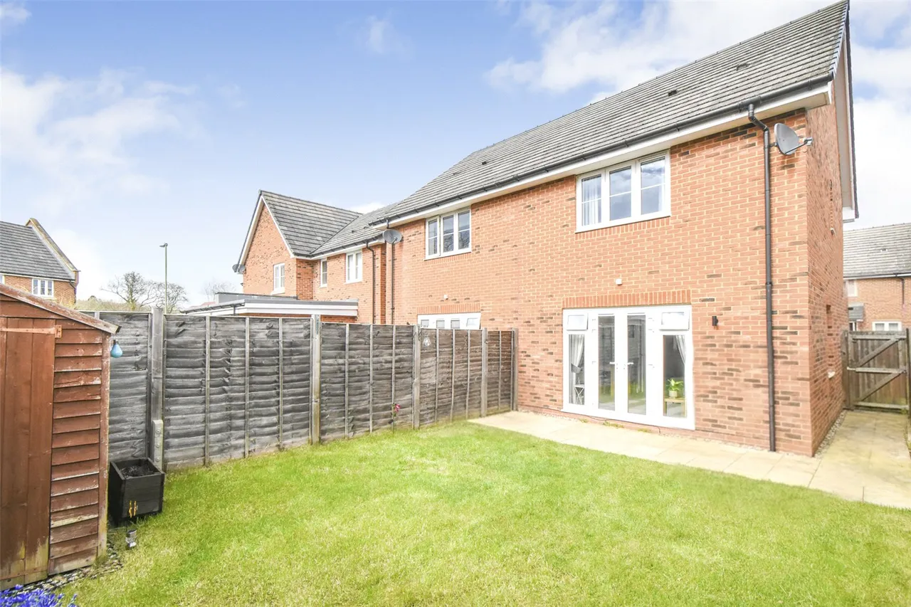 Unwin Close, Hook, Hampshire, RG27 9FL, photo 8