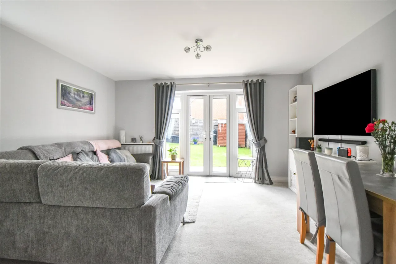 Unwin Close, Hook, Hampshire, RG27 9FL, photo 4