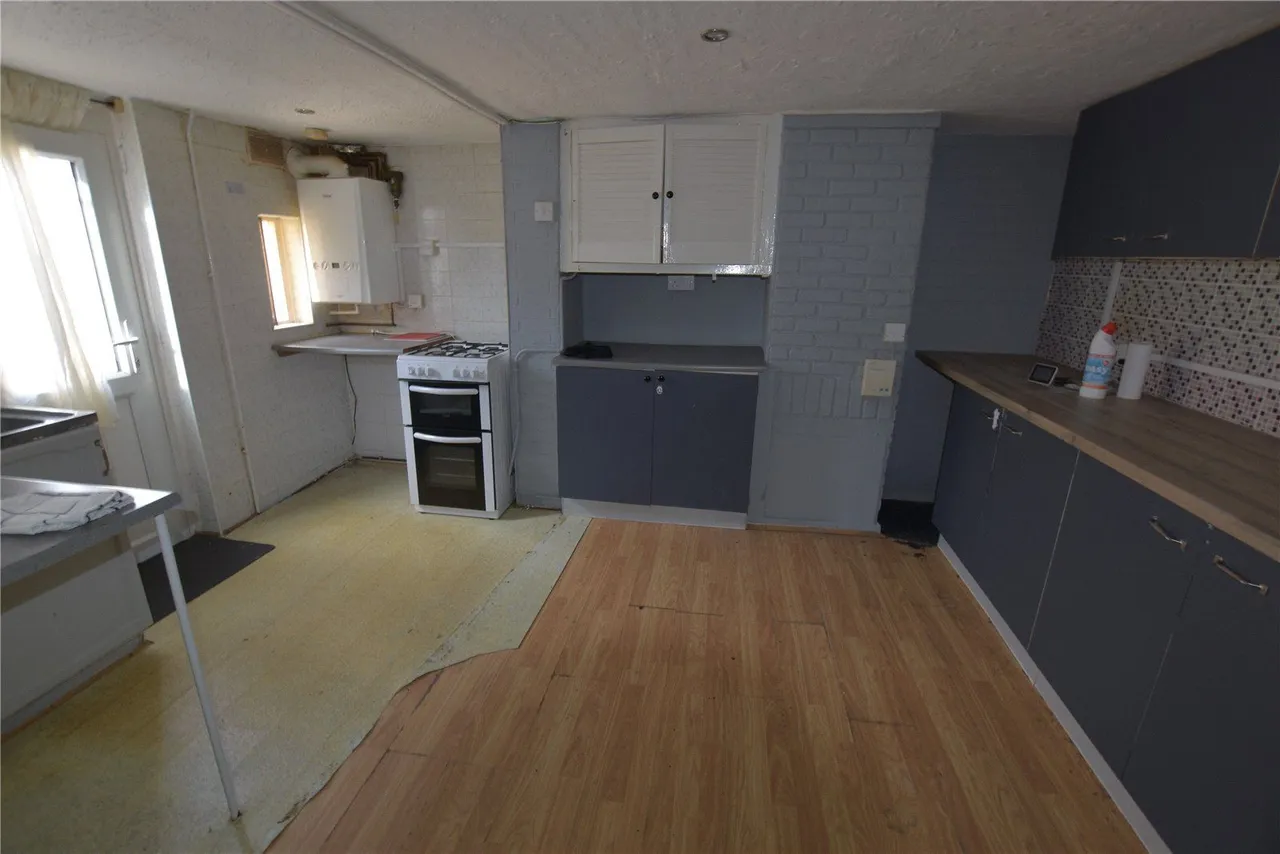 Longroyd Avenue, Leeds, LS11, photo 4