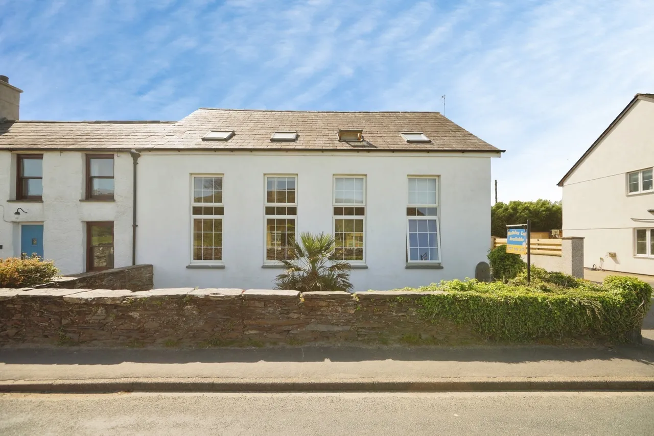 4 bed property for sale, Morfa Bychan, Porthmadog, LL49