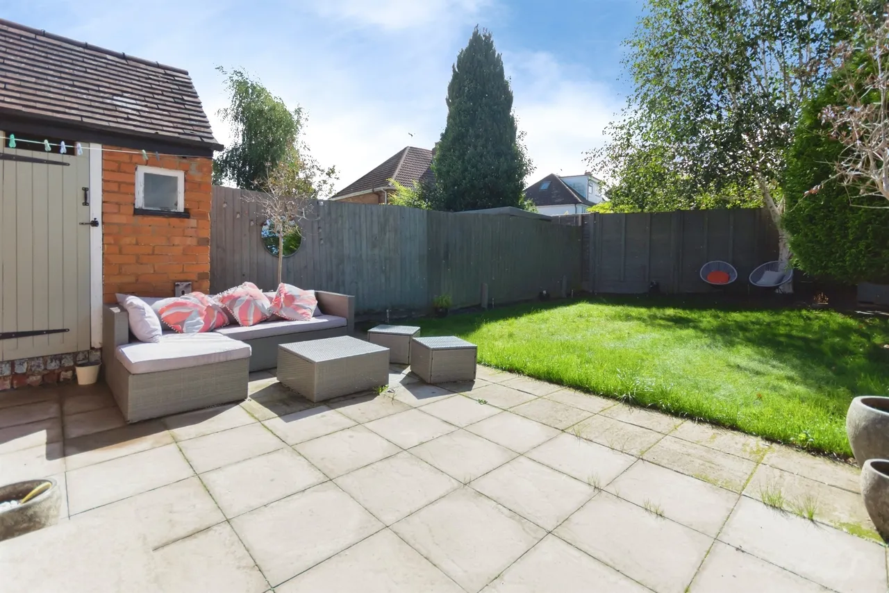 Bramley Croft, Shirley, B90, photo 18