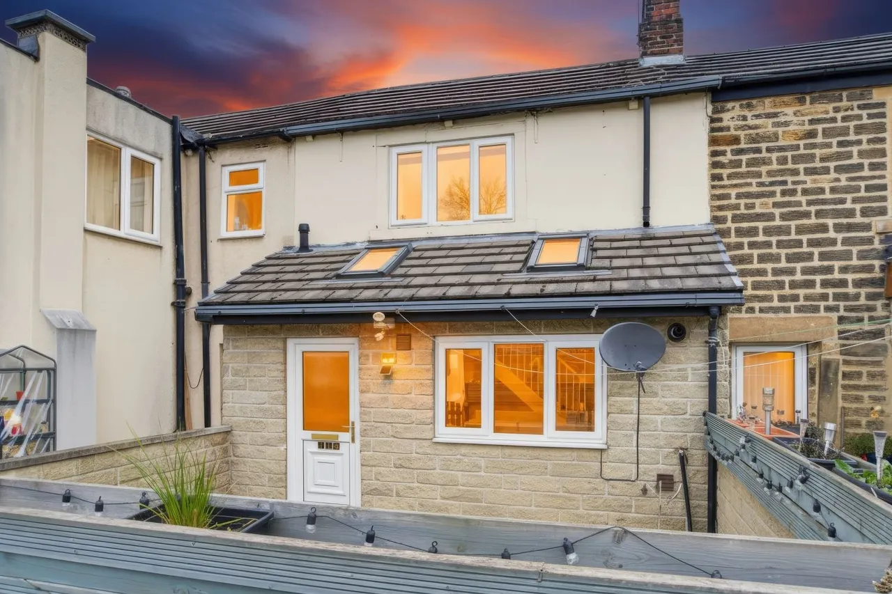1 bed house for sale, Carlinghow Lane, Batley, WF17
