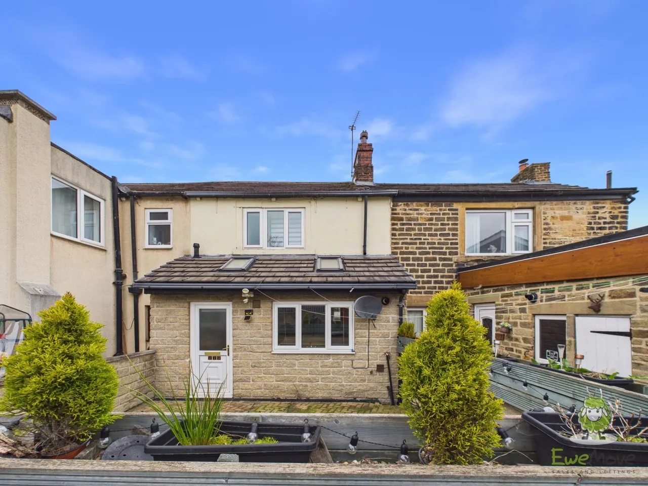 Carlinghow Lane, Batley, WF17, photo 4
