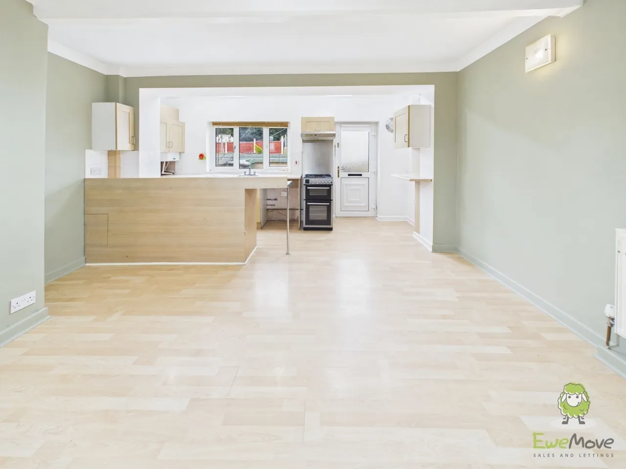 Carlinghow Lane, Batley, WF17, photo 9
