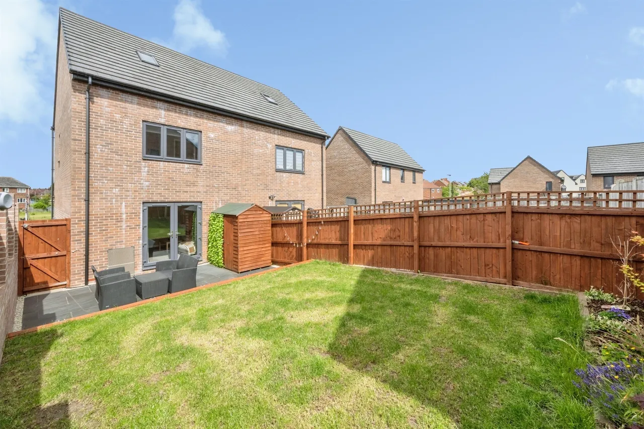 Emerald Green Grove, Thurnscoe, S63, photo 4