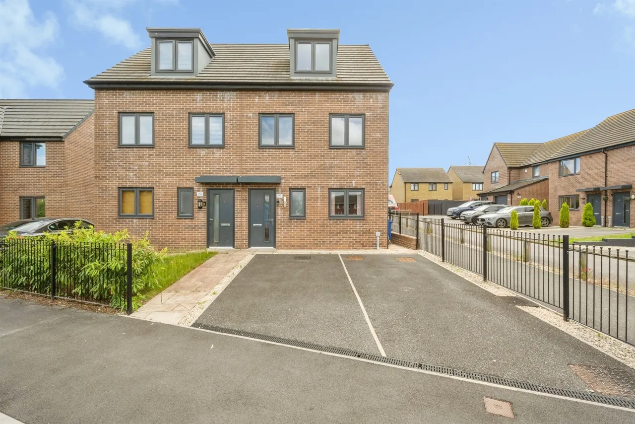 Emerald Green Grove, Thurnscoe, S63, photo 22