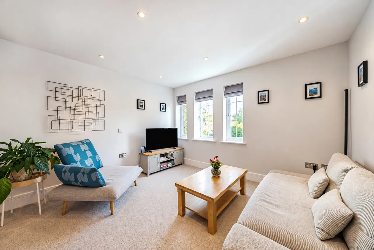 Woodham Place, Woodham, KT15, photo 2