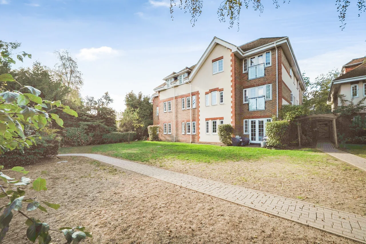 Woodham Place, Woodham, KT15, photo 6
