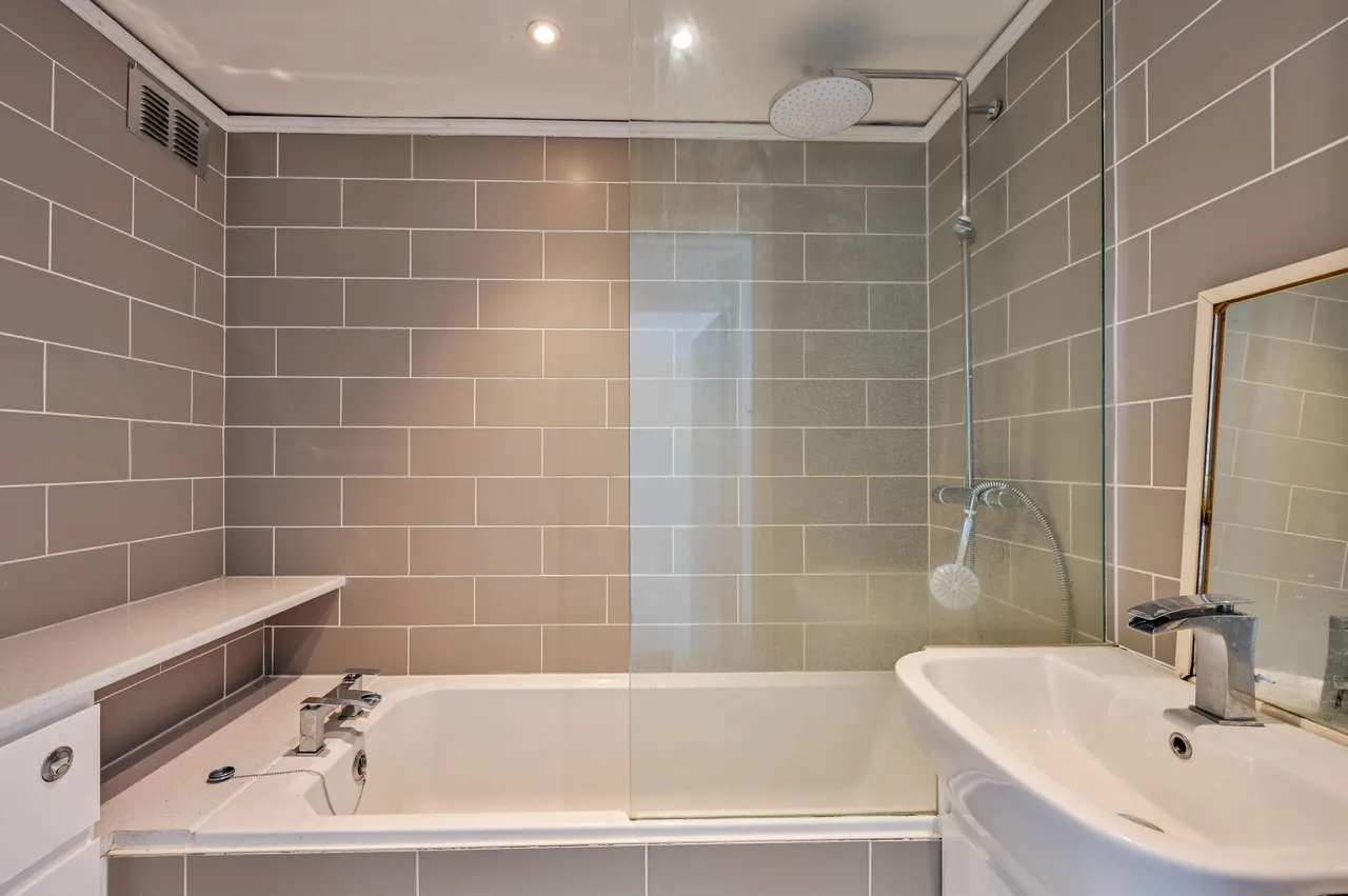 7 Cavendish House, Eastgate Gardens, Guildford, photo 9