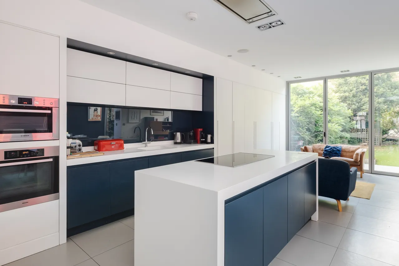 4 bed house for sale — Redston Road, London, N8