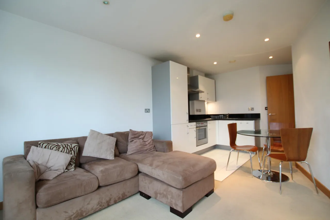 Salts Mill Road, Shipley, BD17, photo 2