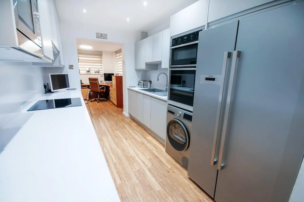 Rhodes Drive, Bury, BL9 8NH, photo 12