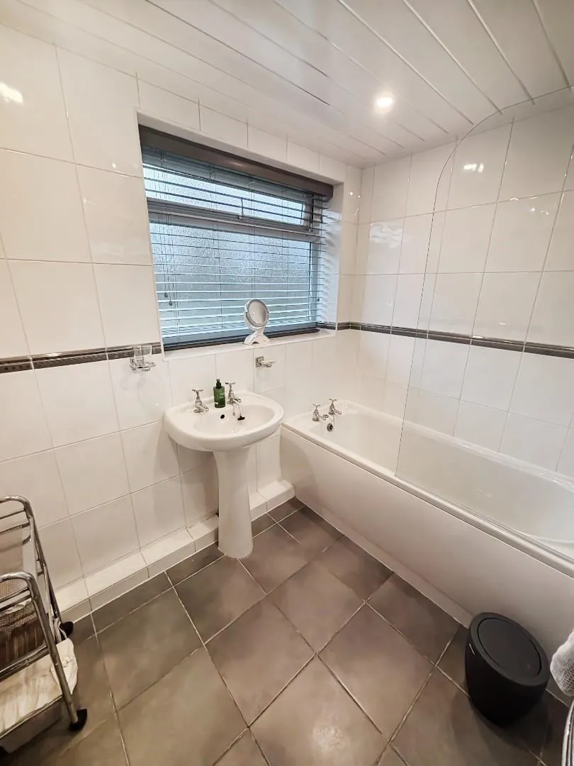 Rhodes Drive, Bury, BL9 8NH, photo 19