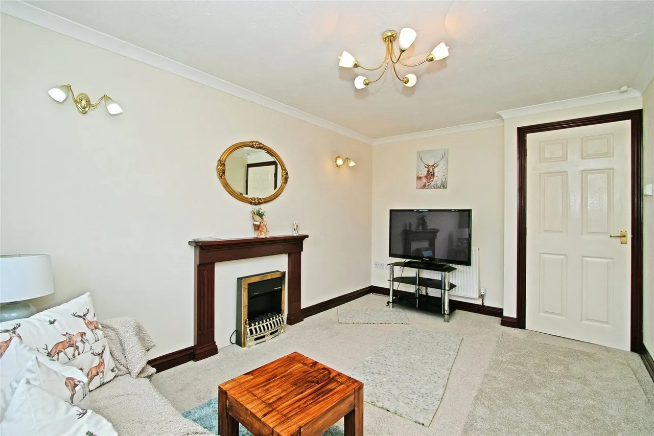 Glendale Crescent, Mount Hawke, TR4, photo 9
