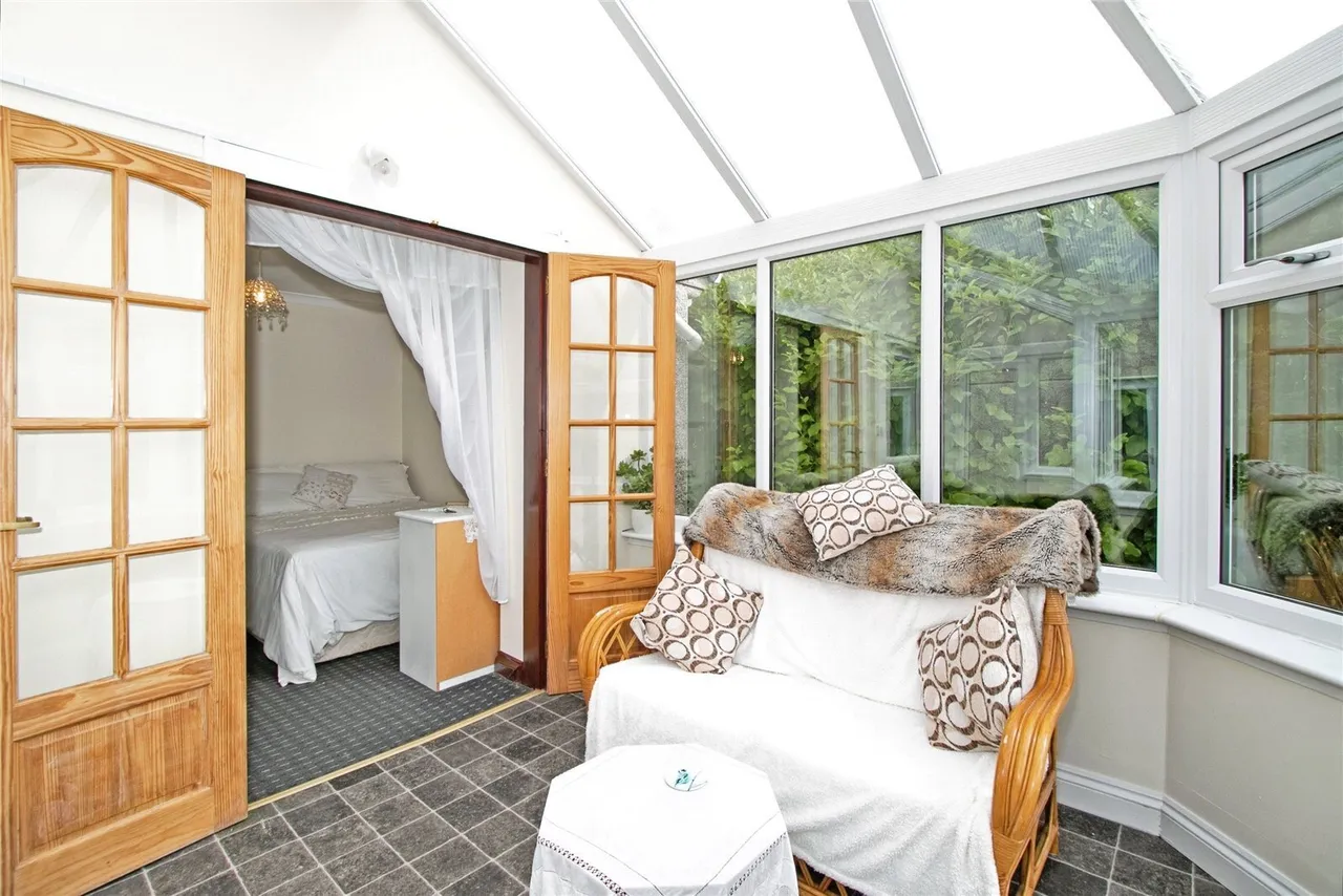 Glendale Crescent, Mount Hawke, TR4, photo 10