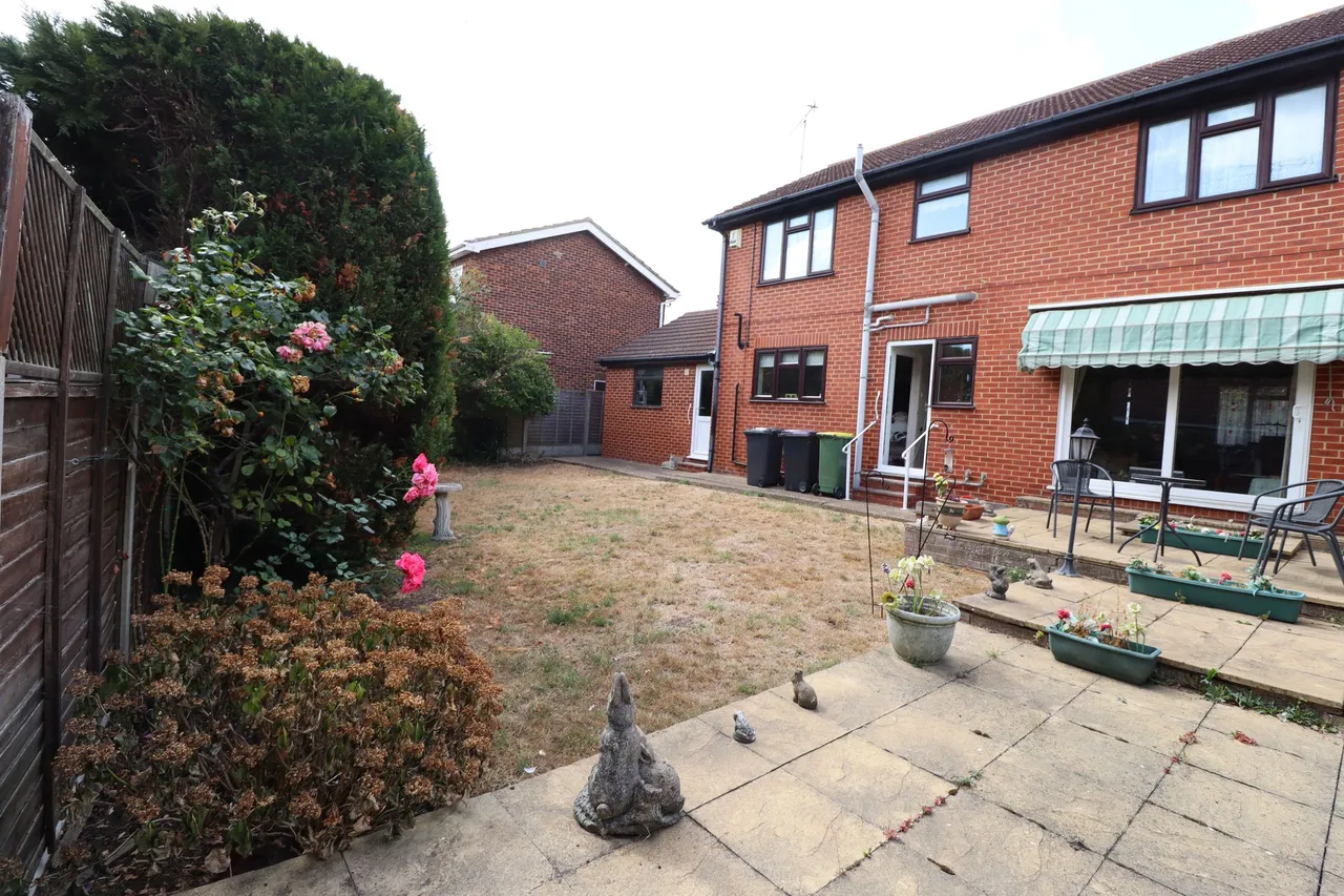 Bull Lane, Rayleigh, Essex, SS6 8LY, photo 10