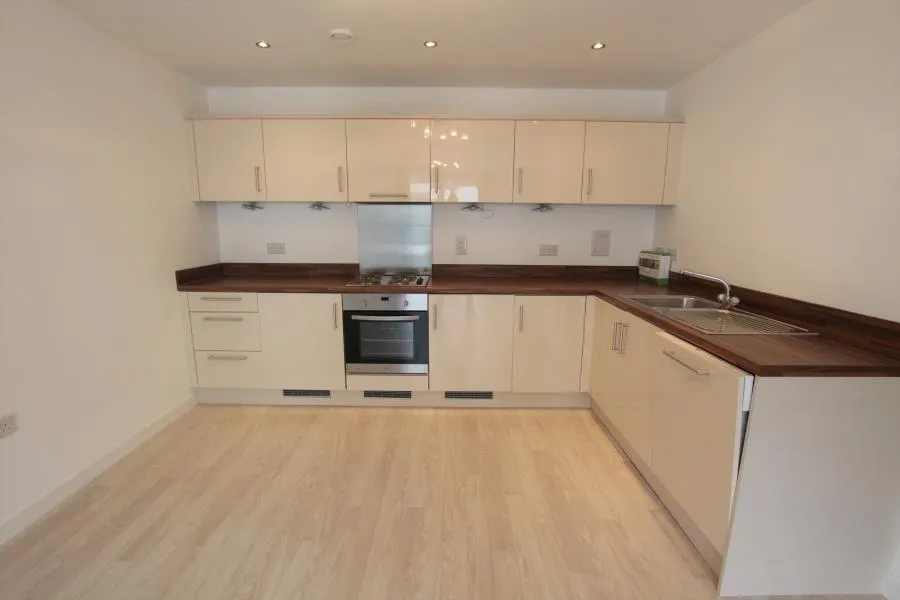 Guildford Road, Woking, GU22, photo 3