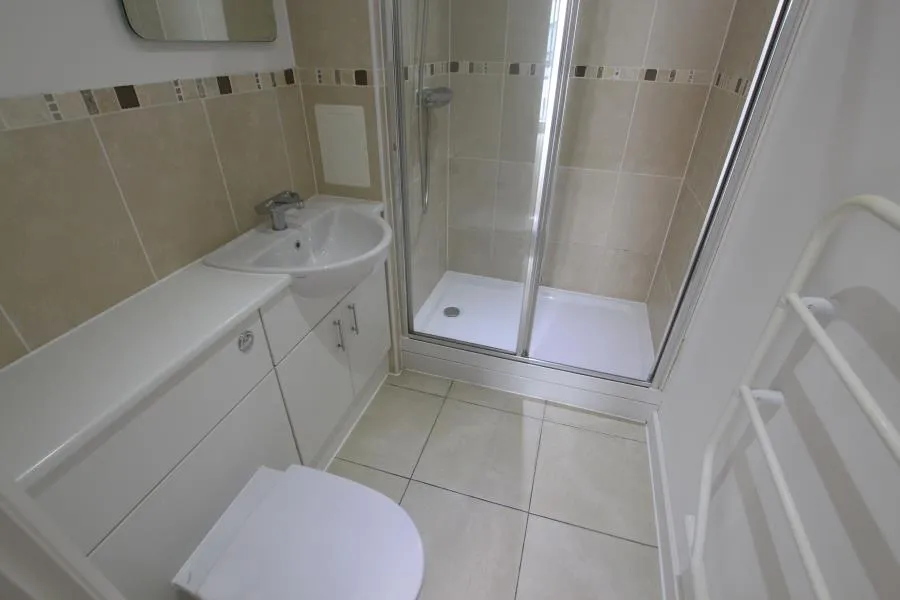 Guildford Road, Woking, GU22, photo 6