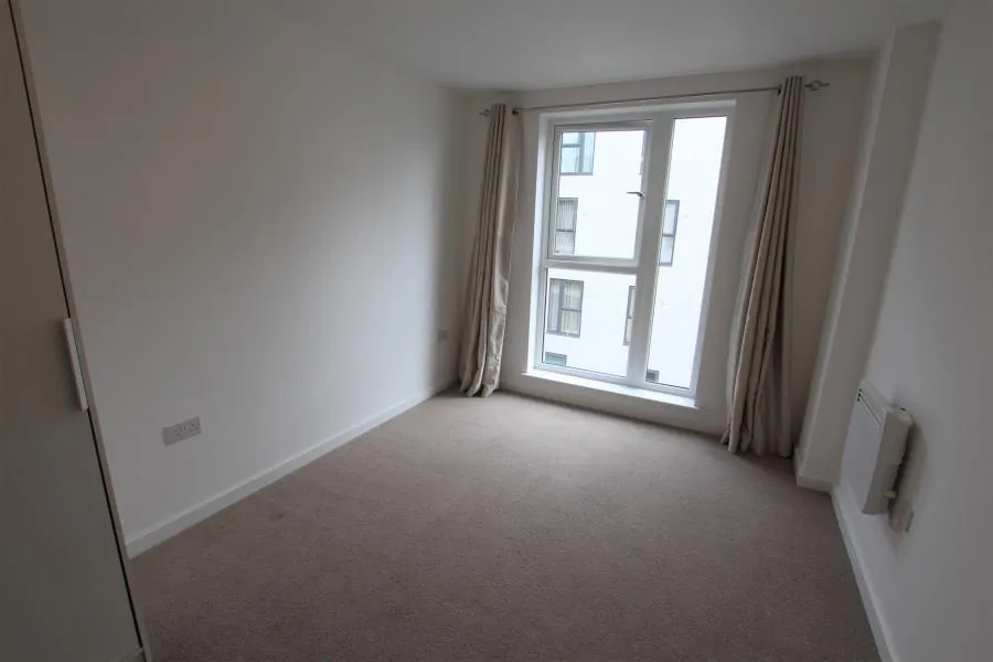 Guildford Road, Woking, GU22, photo 5