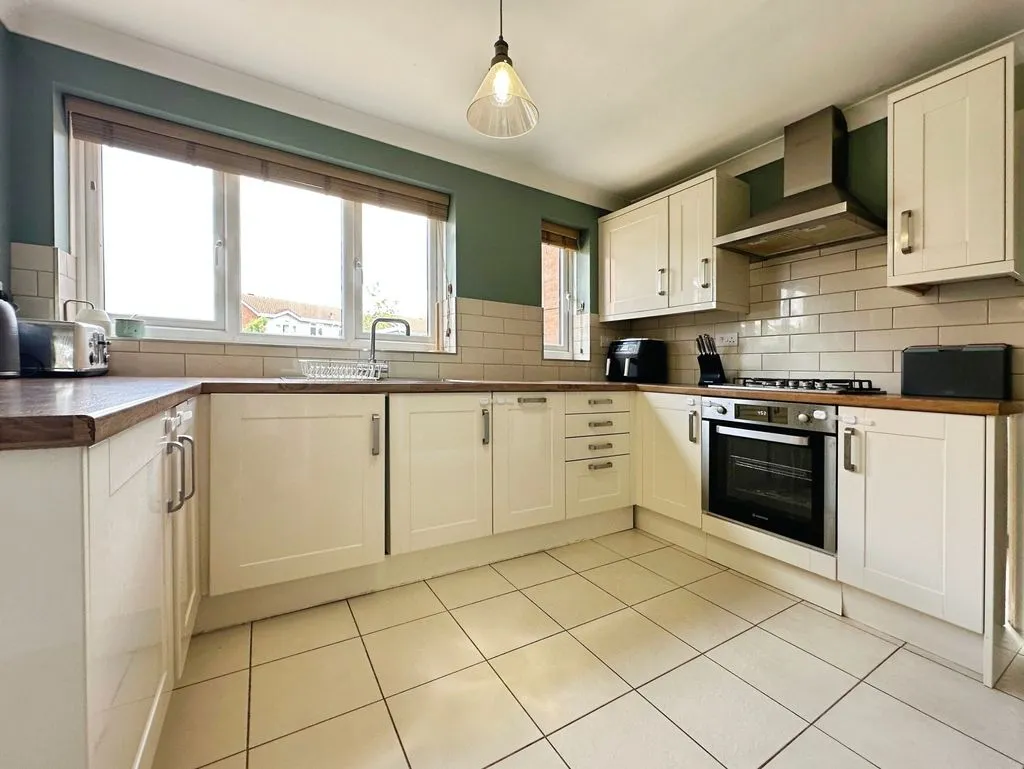 The Parkway, Shelfield, WS4, photo 5