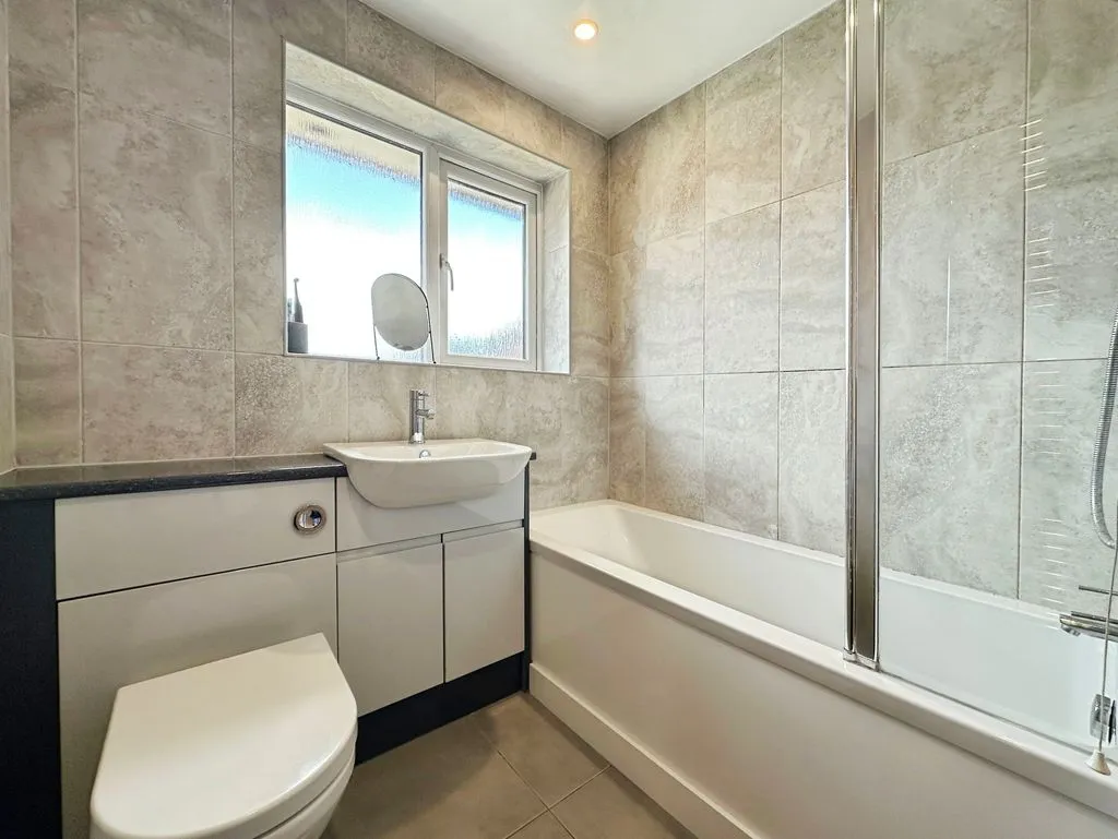 The Parkway, Shelfield, WS4, photo 12