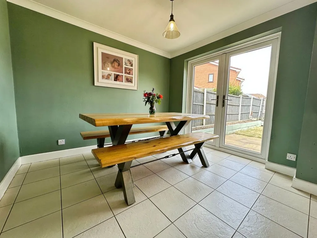 The Parkway, Shelfield, WS4, photo 7