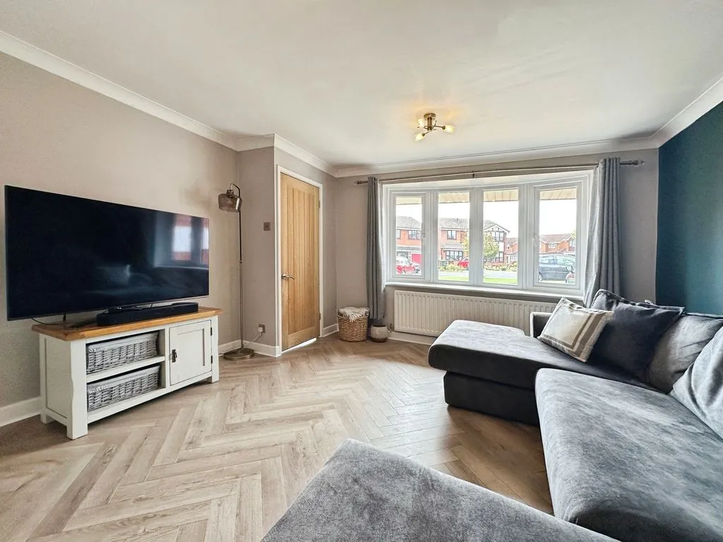 The Parkway, Shelfield, WS4, photo 2