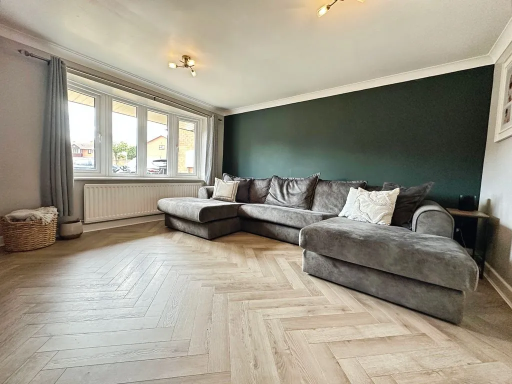The Parkway, Shelfield, WS4, photo 4