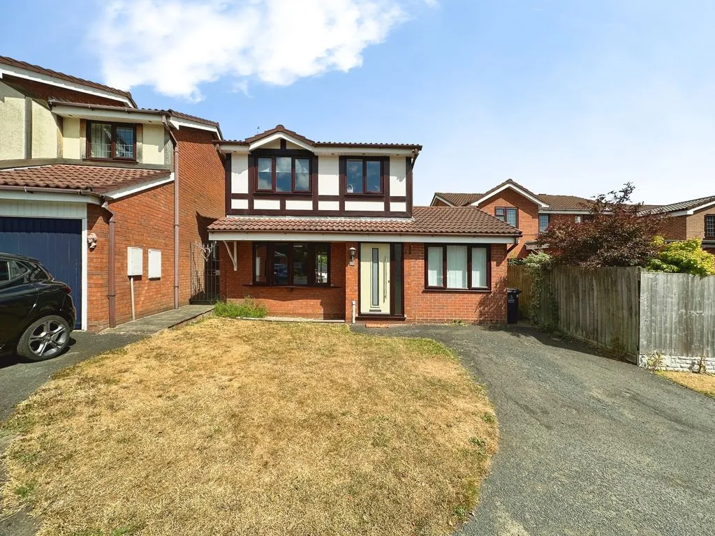 3 bed house for sale, The Parkway, Shelfield, WS4