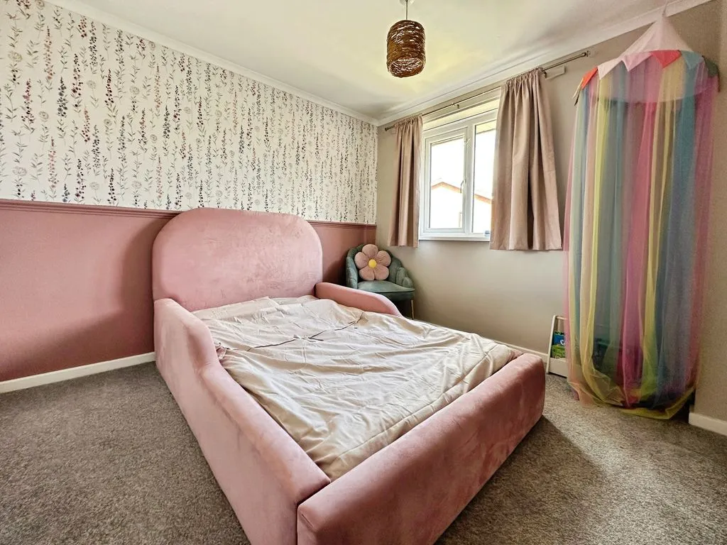 The Parkway, Shelfield, WS4, photo 10